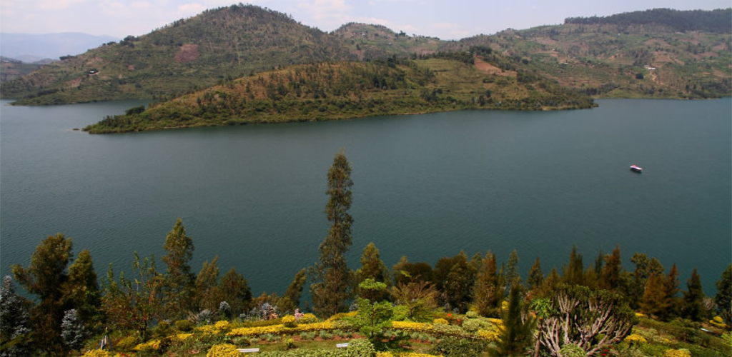 Rwanda Gorilla Tour and Lake Kivu Safari